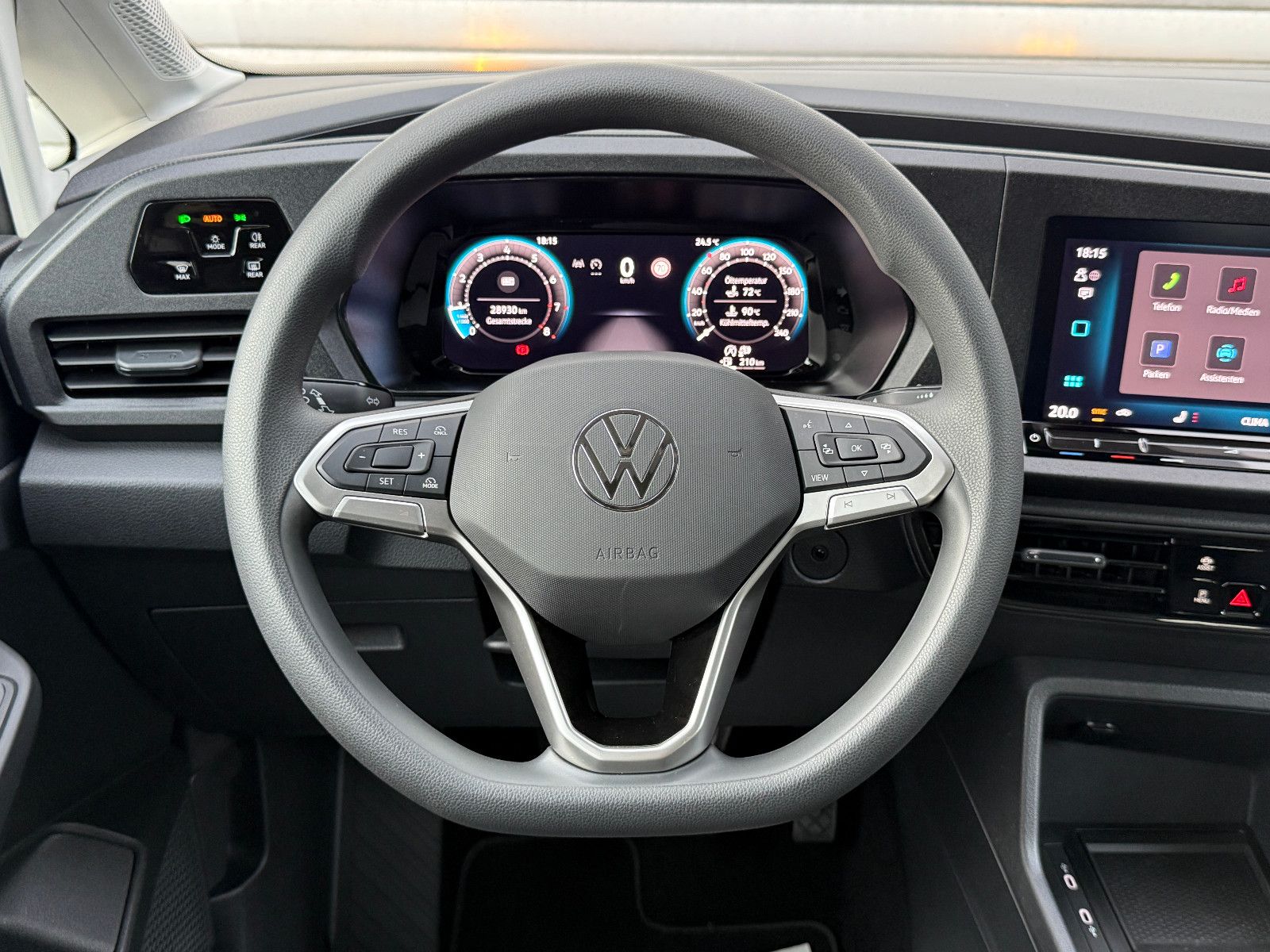 Fahrzeugabbildung Volkswagen Caddy 1.5 TSI AHK GRA Kamera PDC SHZ Lane Assist