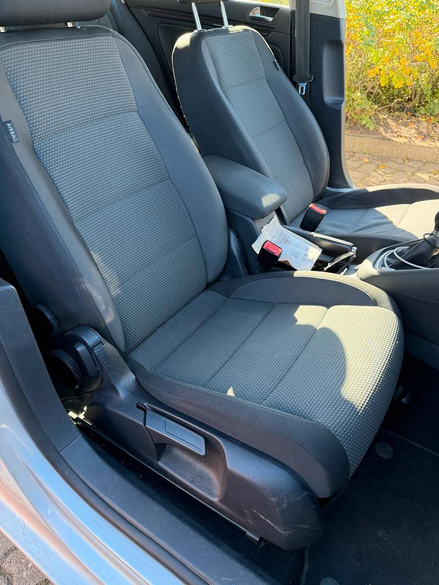 Volkswagen Golf 2011 — photo 12