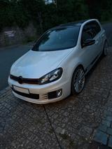 Volkswagen Golf 2.0 TSI GTI adidas GTI - Volkswagen Golf: GTI Adidas