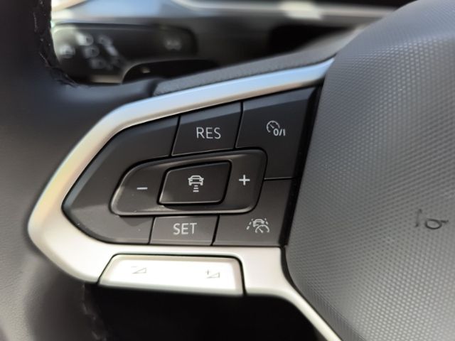 Fahrzeugabbildung Volkswagen T-Roc 1.5 TSI DSG Style MATRIX-LED ACC NAVI AHK