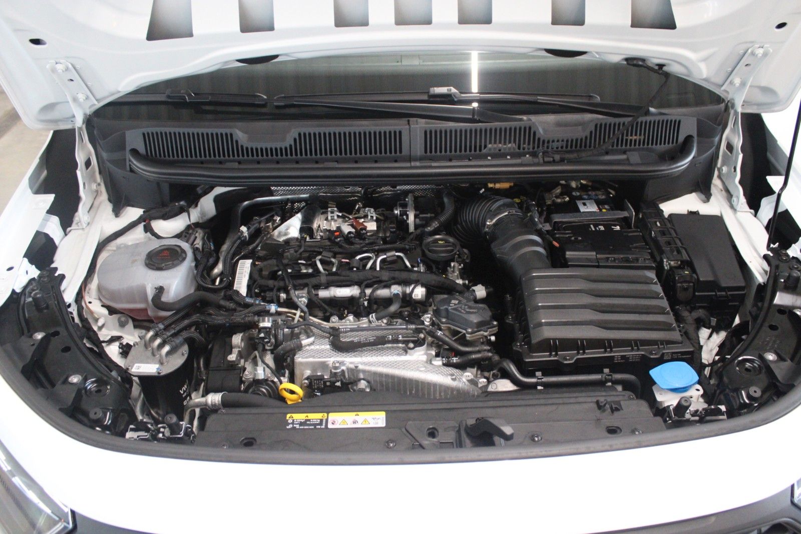 Fahrzeugabbildung Ford Transit Connect TREND L2 AHK NAVI IACC uvm.