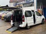 Citroën Berlingo Kombi Selection*ROLLSTUHL RAMPE* - Citroën Berlingo Gebrauchtwagen in Frankfurt