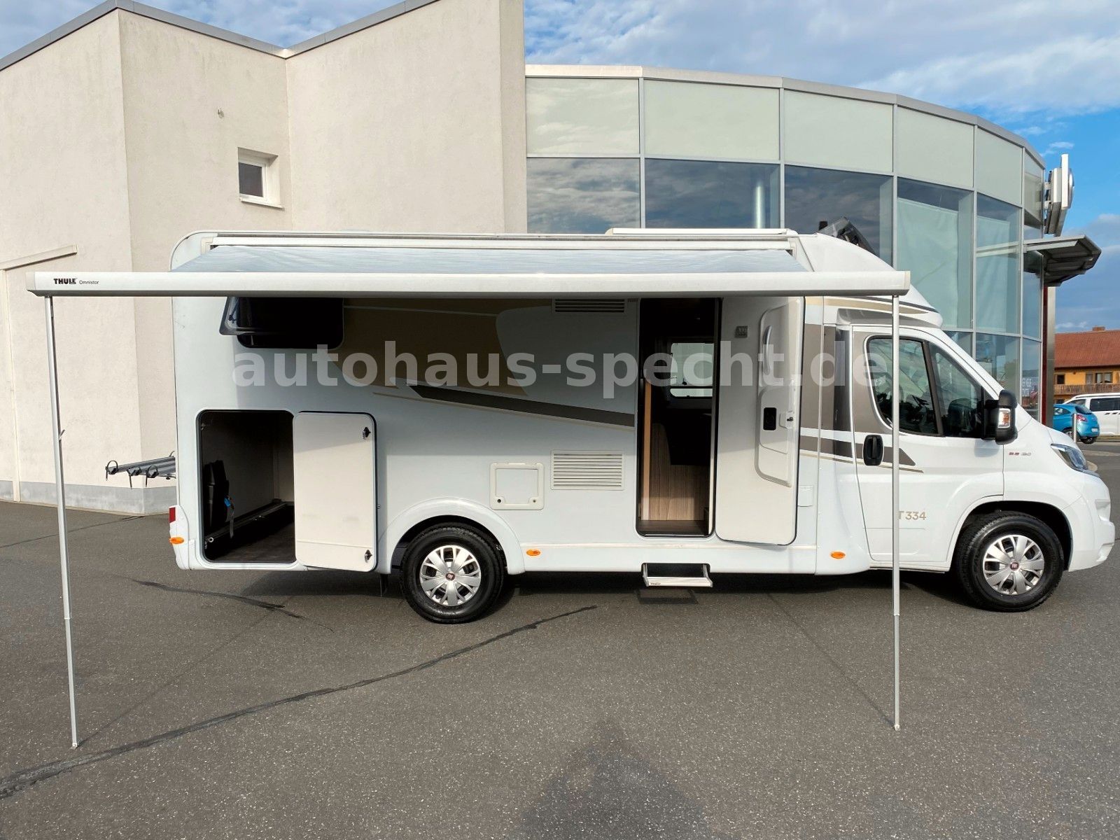 Fahrzeugabbildung Carado T334 / 3,5t / 1. Hand / kein Mietwagen