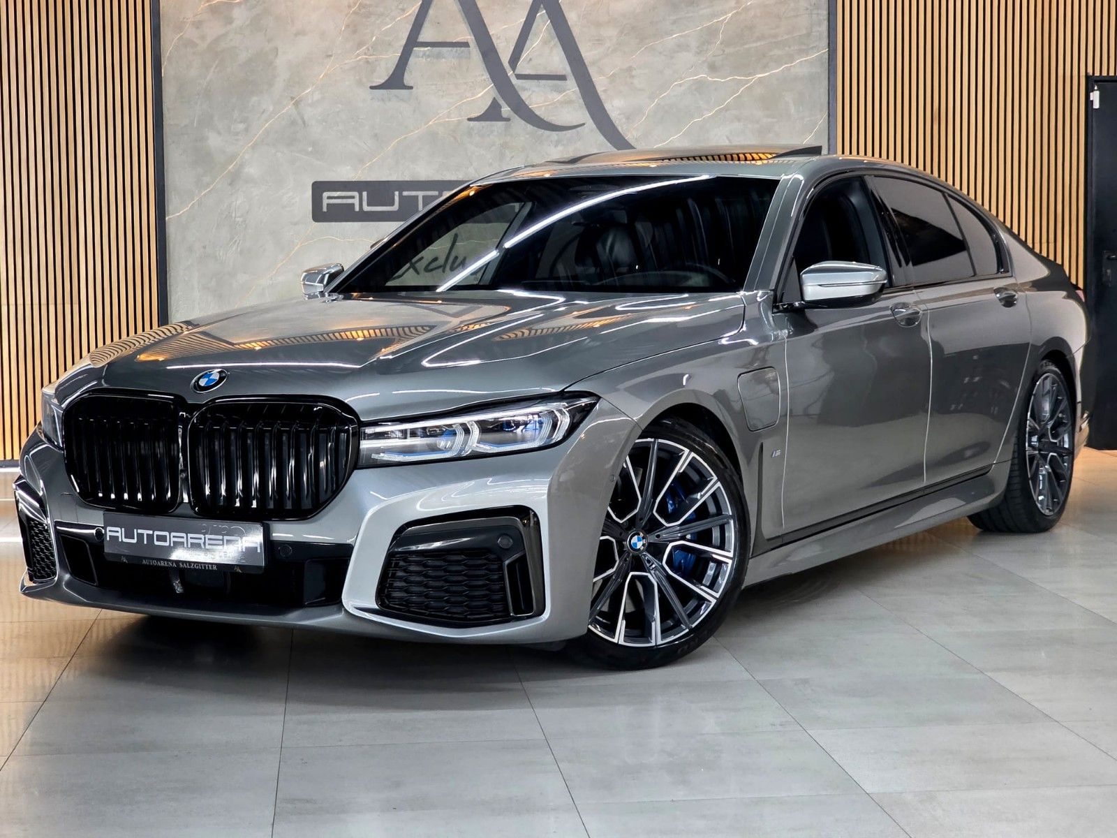 BMW 745 e *M-SPORT* Bowers & Wilkins*S-Dach* imagem 2