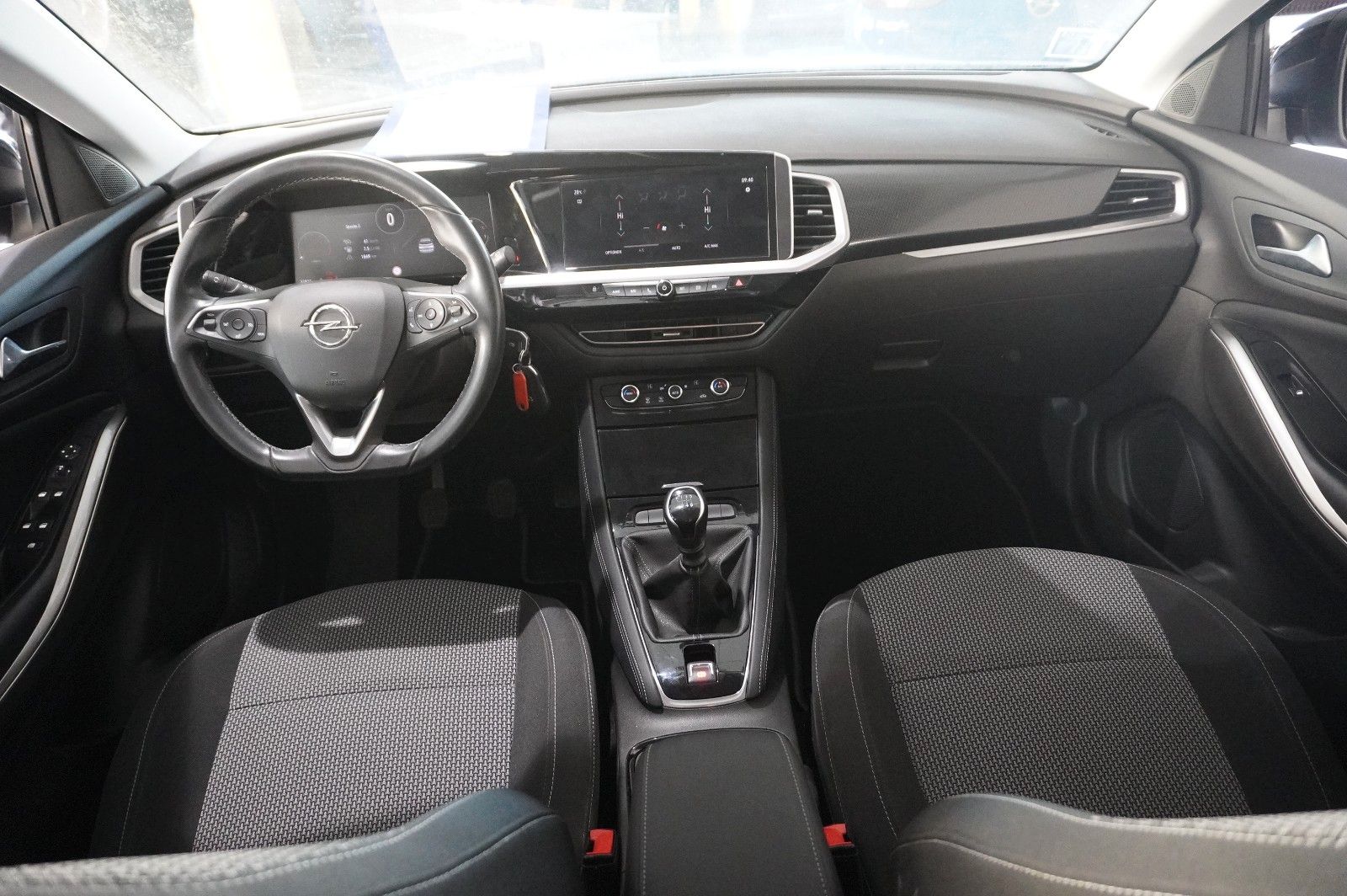 Fahrzeugabbildung Opel Grandland (X) 1.2T GS SPORT NAVI/LED/KAMERA/DAB+
