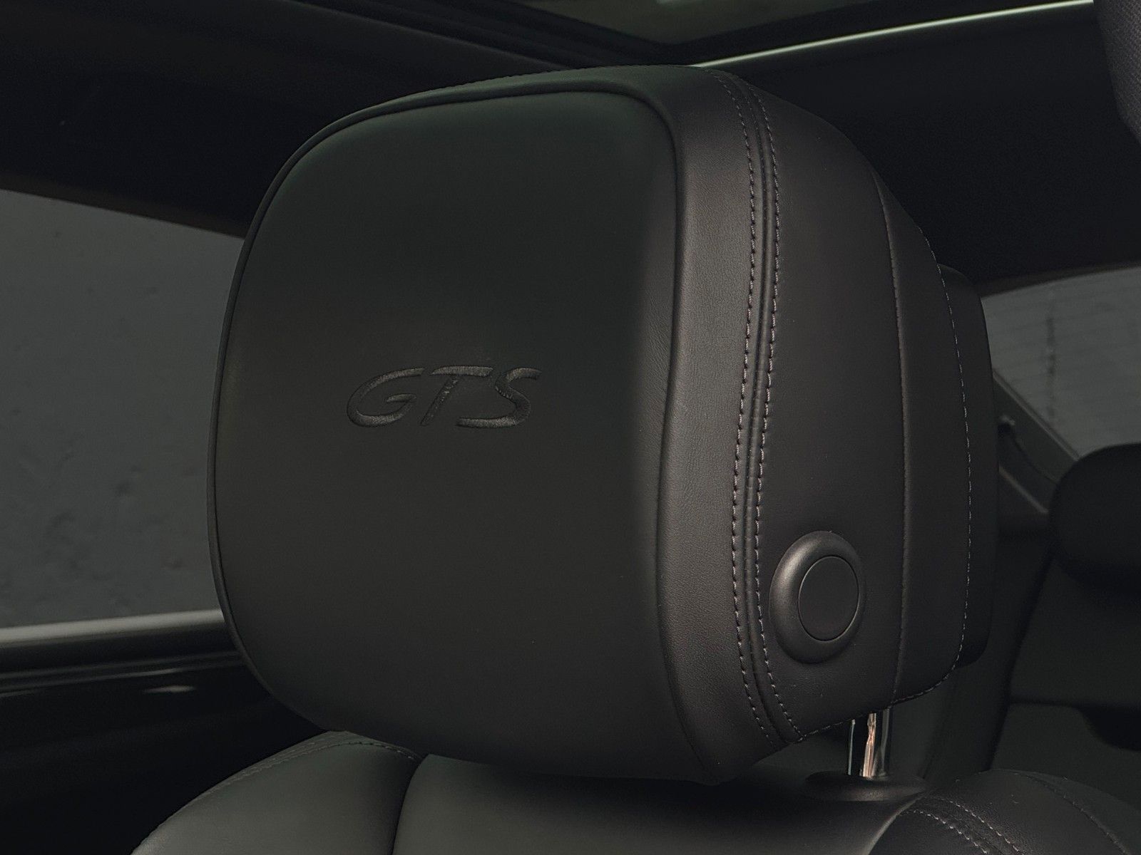 Fahrzeugabbildung Porsche Macan GTS PASM Chrono Carbon Pano Bose Std-HZG