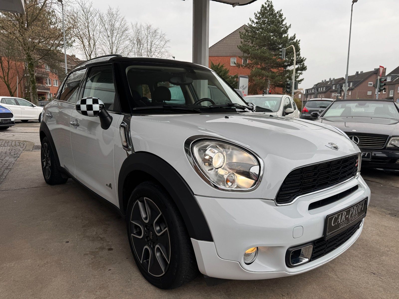 Fahrzeugabbildung MINI Cooper S Countryman ALL4 Autom. Pano/Leder