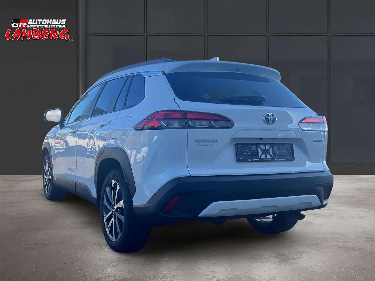 Toyota 2.0 Hybrid FWD Team D SHZ ALLWETTER foto 2