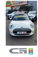 MINI Mini 1.5 Cooper D - weiße MINI Cooper D Clubman