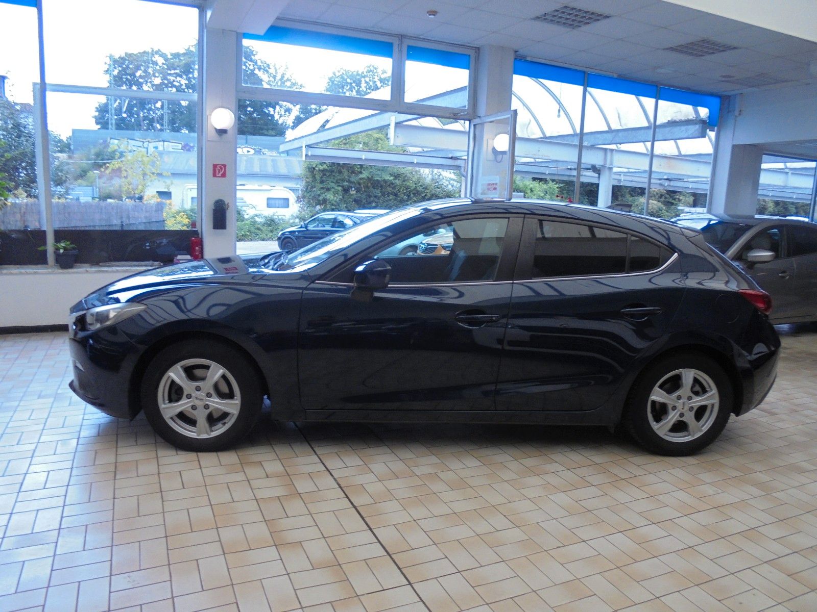 Fahrzeugabbildung Mazda 3 Lim. Center-Line/Shz/Navi/1.Hand/