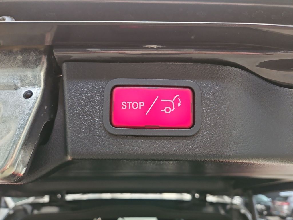 Fahrzeugabbildung Mercedes-Benz V 300 d AVG lang 7 Sitze STHZ DISTRONIC AHK SOUN