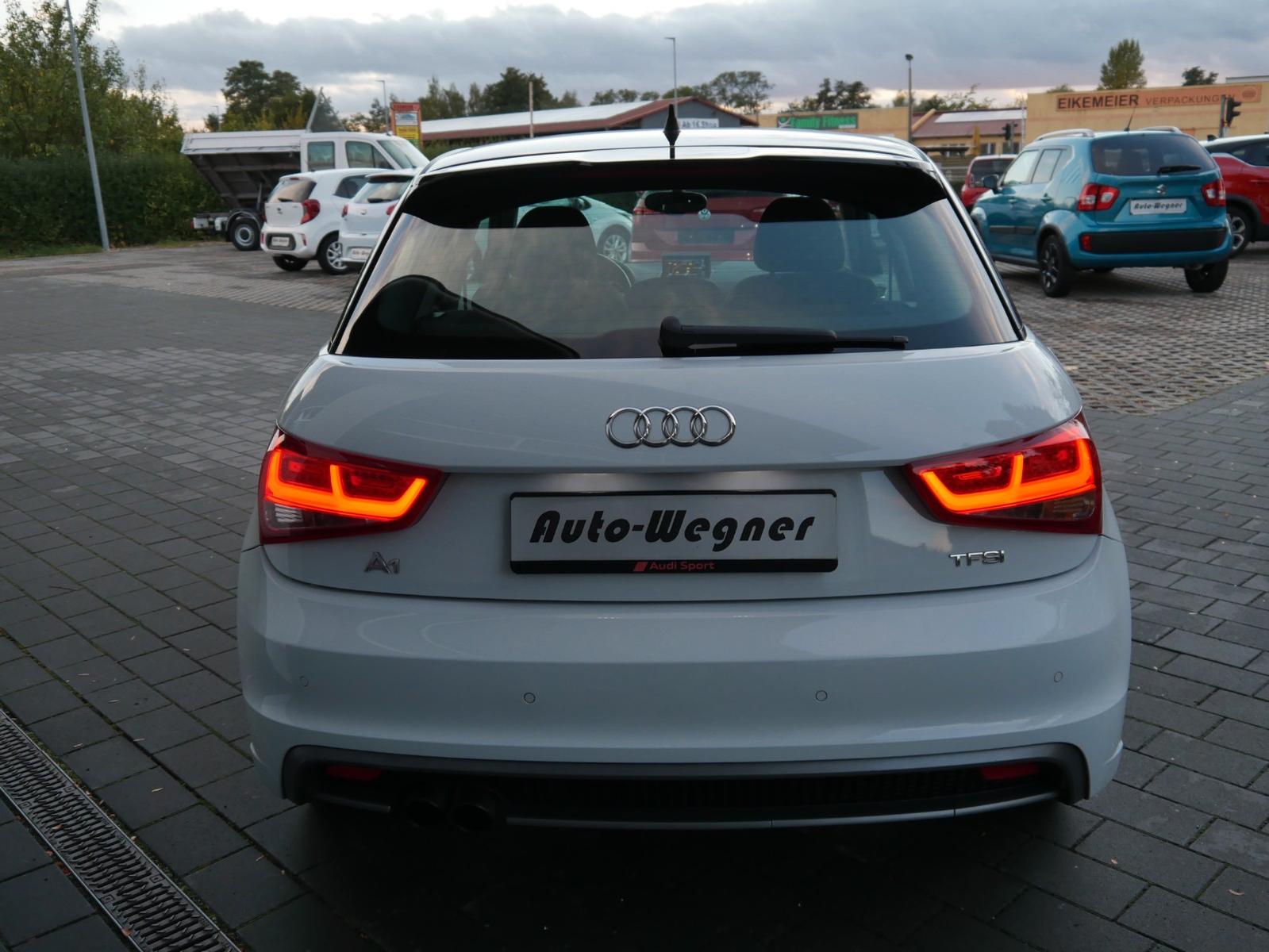 Audi A1 Sportback 1.4 TFSI S-tronic S-Line Xenon Navi