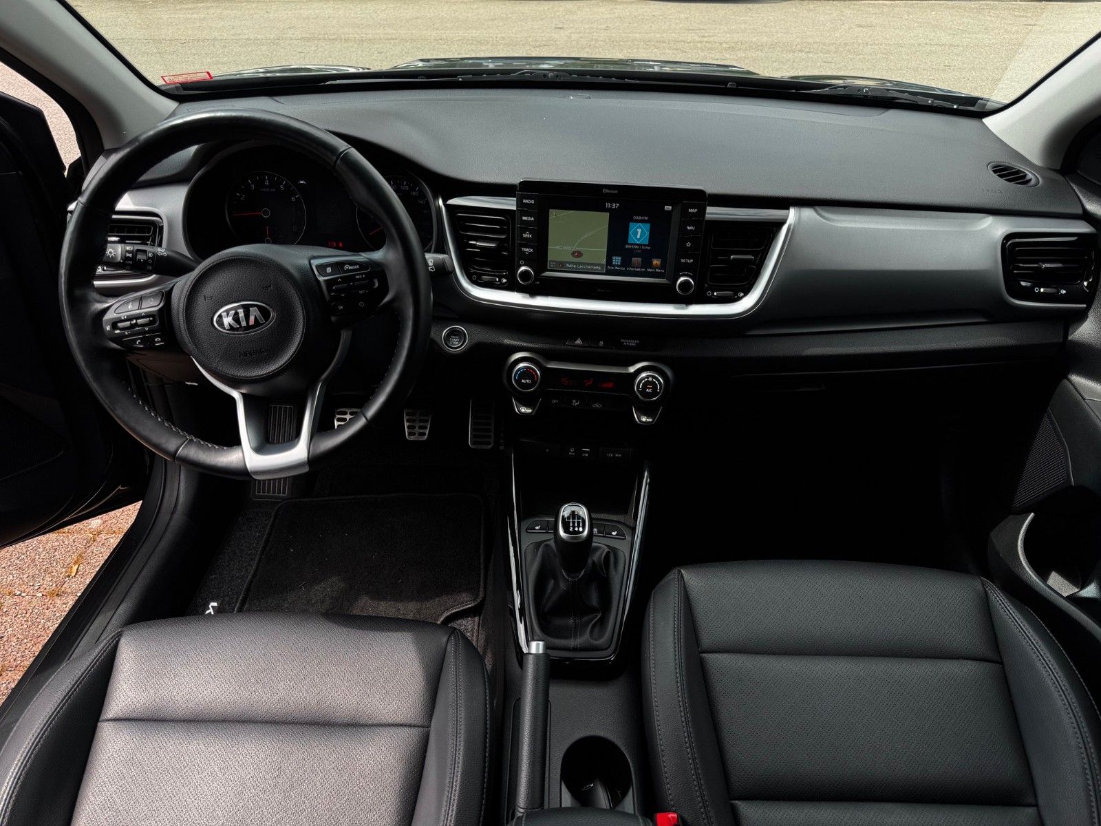 Fahrzeugabbildung Kia Stonic 1.0 T-GDI PLATINUM Navi Kamera Sitzhzg.