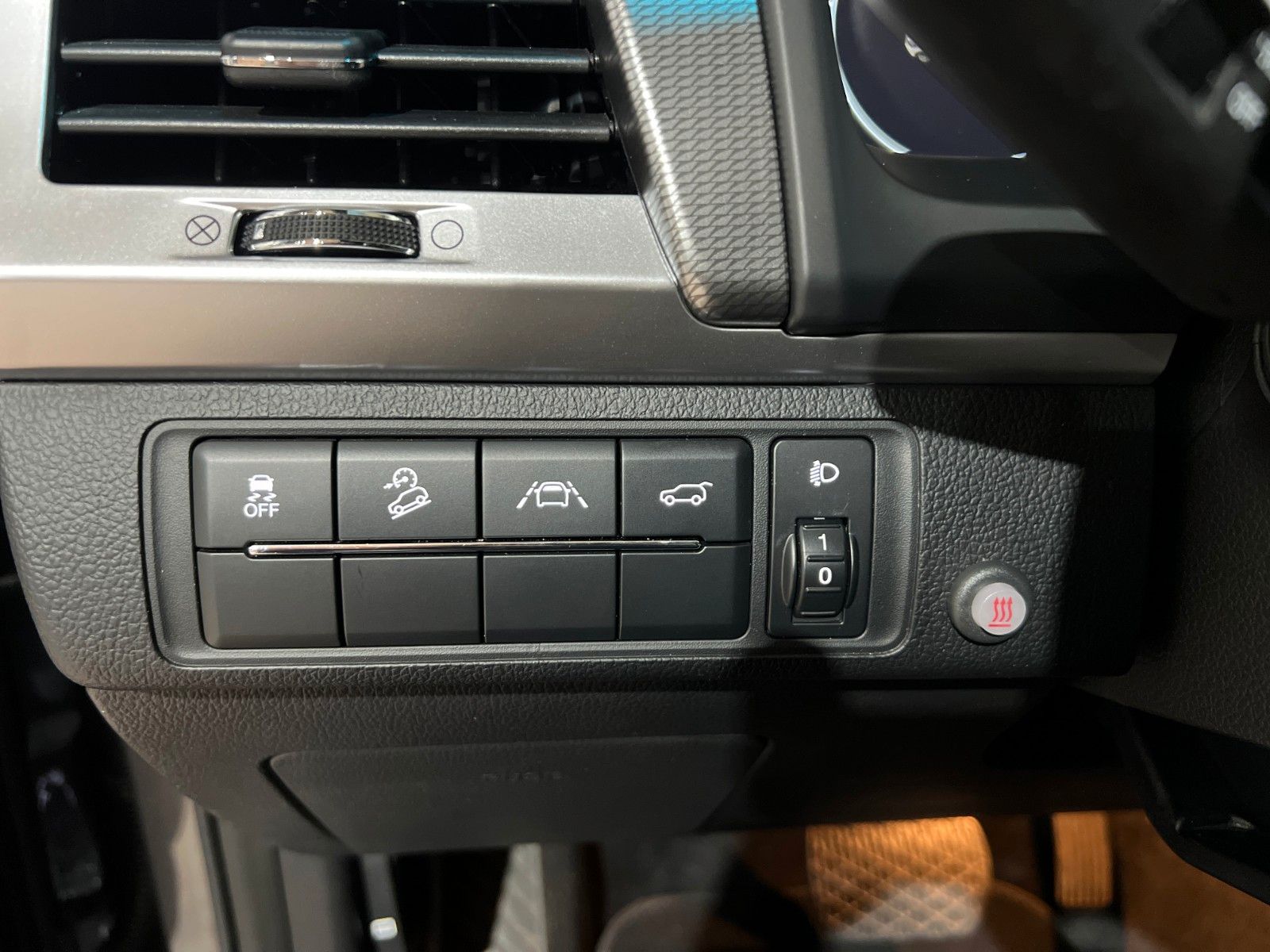 Fahrzeugabbildung Ssangyong REXTON Sapphire*AHK*360°*Sidesteps*Standheizung*