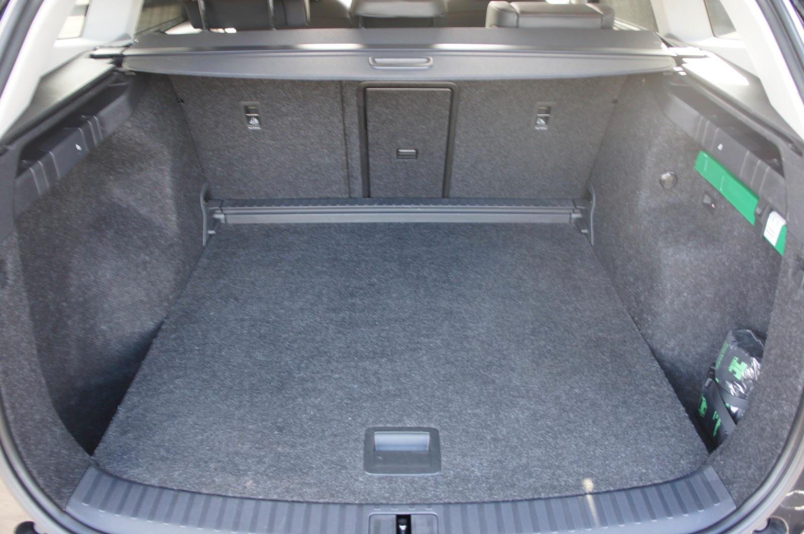Skoda Enyaq 80 Suite*9 PAKETE*DRIVE+*AHK*PANO*W-PUMPE