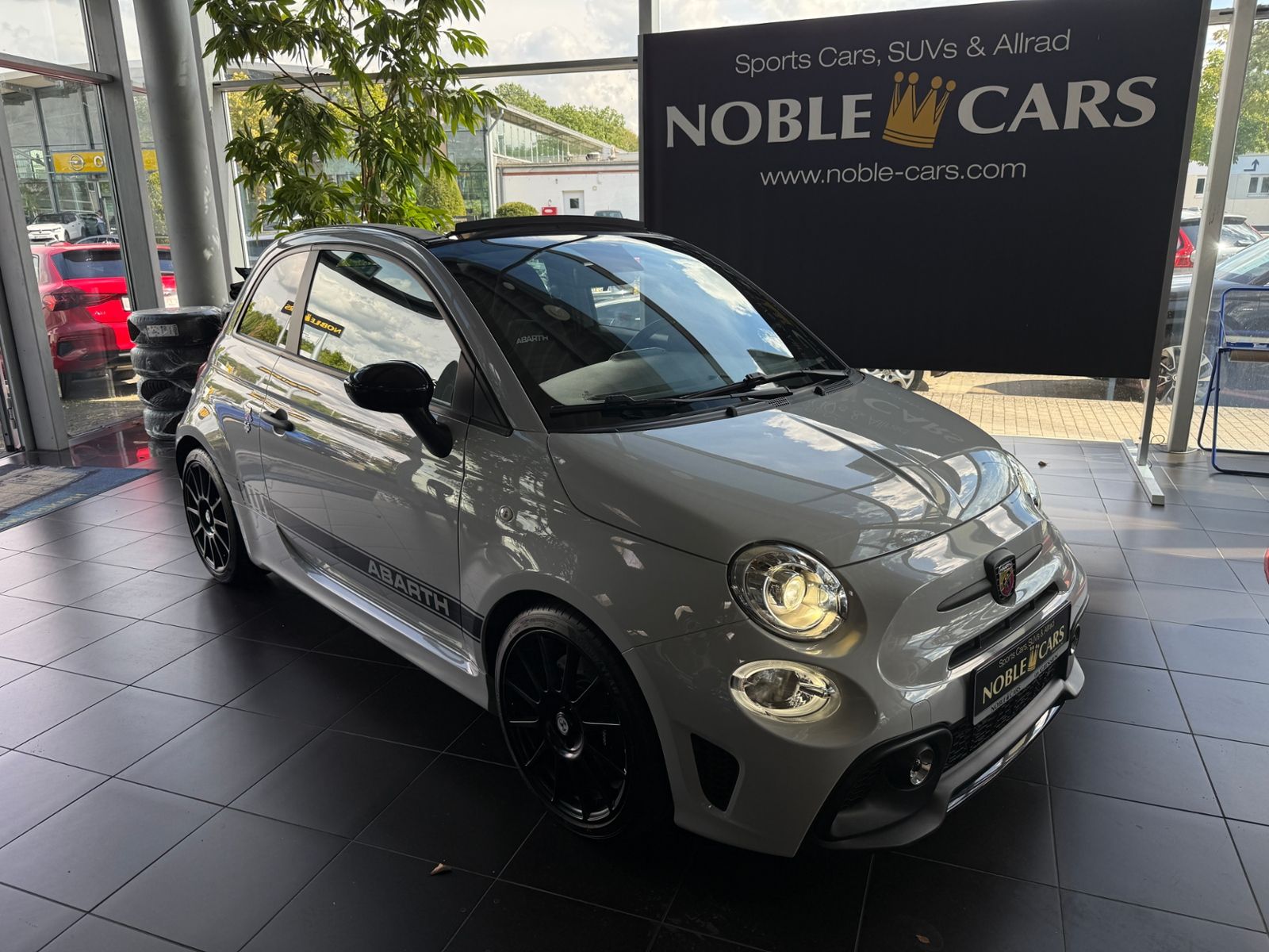 Fahrzeugabbildung Abarth 595C Cabrio Competizione KLIMA NAV PDC Beats