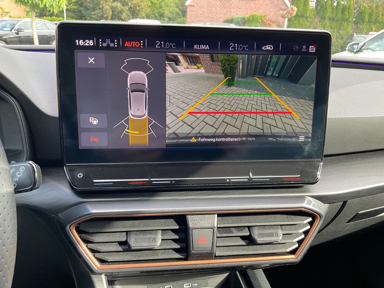 Fahrzeugabbildung CUPRA Leon 1.5 eTSI DSG,Kamera,Navi,VirtualDisplay