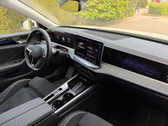 VW Passat Variant Elegance/ IQ DRIVE/ Apple CarPlay