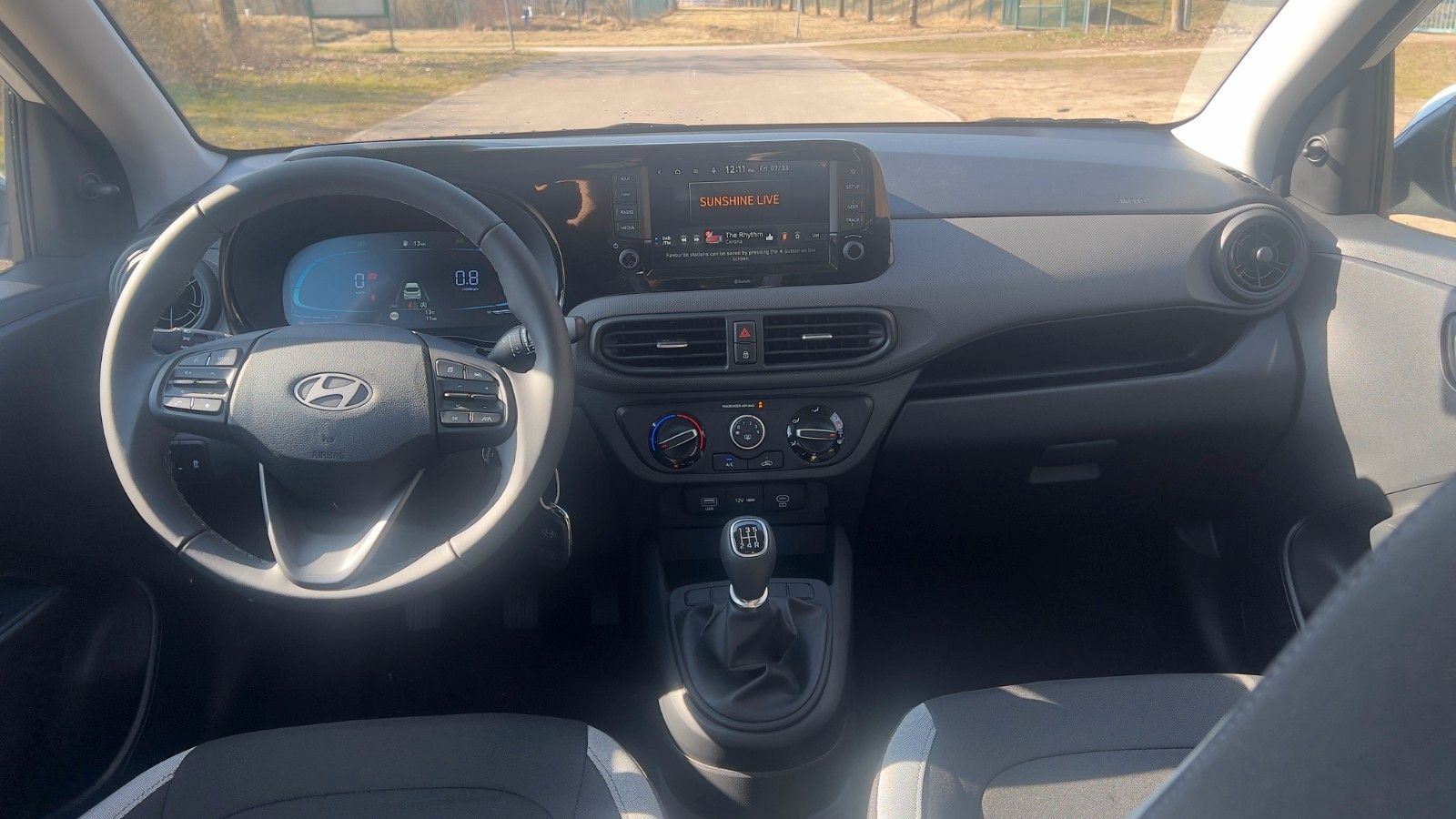Fahrzeugabbildung Hyundai i10 1.0 Select *Navi*Klima*CarPlay*RFKamera*PDC*