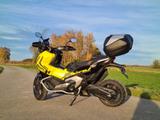 Honda X-ADV - sehr viel Zubehör - wenig Kilometer - gebrauchte Roller