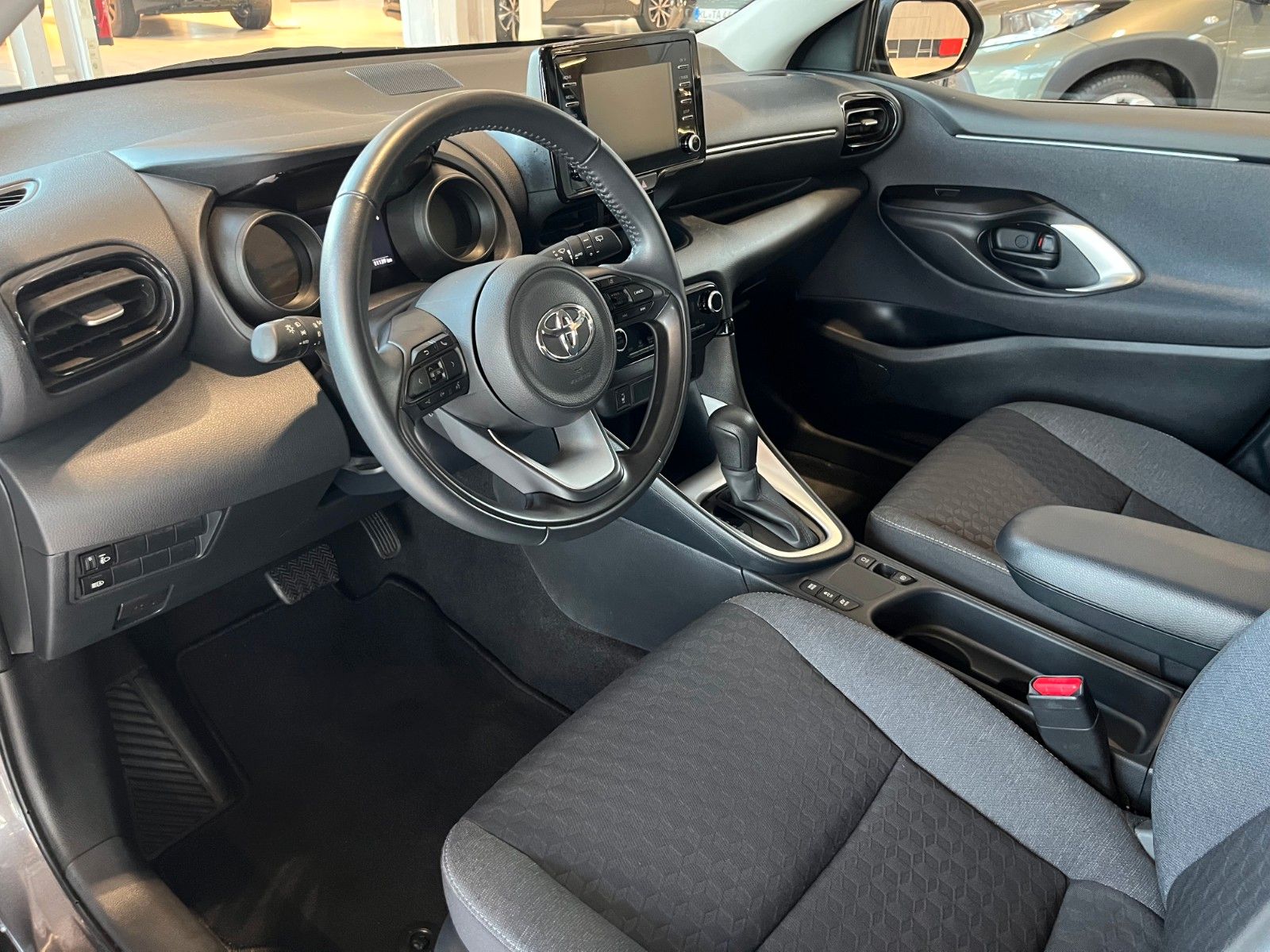 Fahrzeugabbildung Toyota Yaris Hybrid Team Deutschland / Comfort-Paket