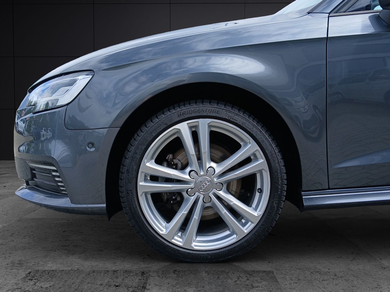Fahrzeugabbildung Audi A3 Sportback 40 e-tron sport Matrix Navi ACC RFK