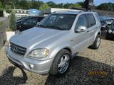 Mercedes-Benz ML 55 AMG - Mercedes-Benz ML 55 AMG mit Benzin-Antrieb: Automatik
