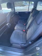 Volkswagen Touran 2.0 TDI Highline DSR SCR BMT *AHK* - VW Touran von privat