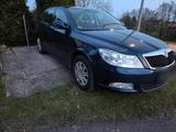 Skoda Octavia - Skoda Octavia aus 2012 mit Diesel-Antrieb: Limousine