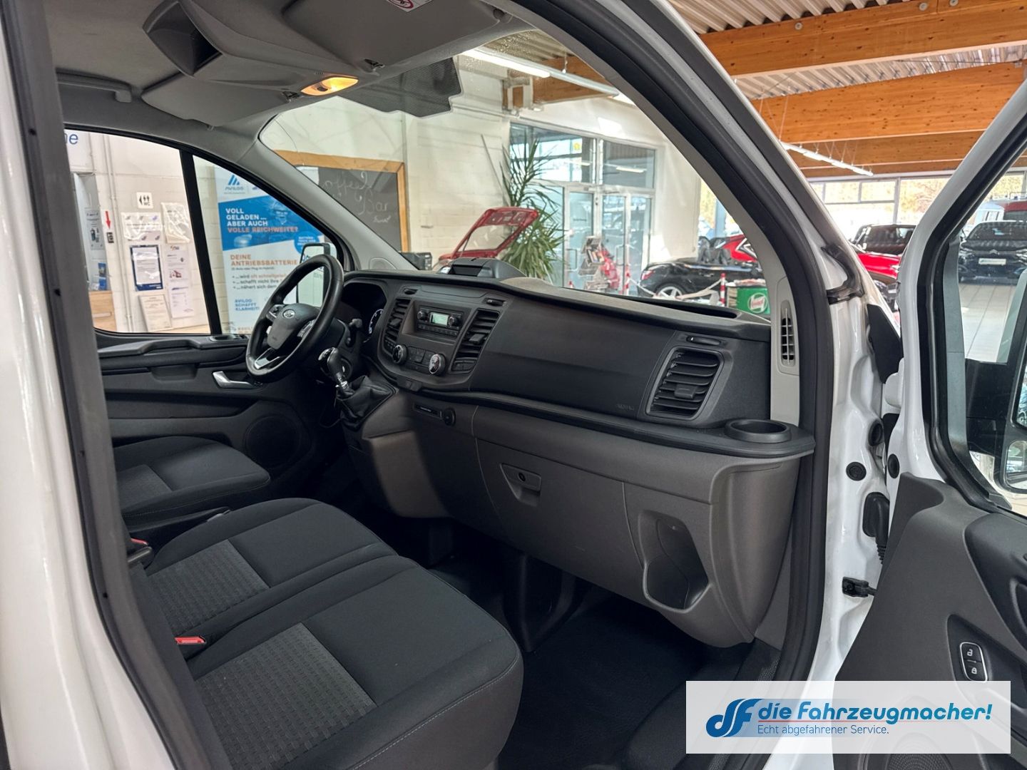 Fahrzeugabbildung Ford Transit Custom Kasten 320 L2 Trend DAB Notbremsa