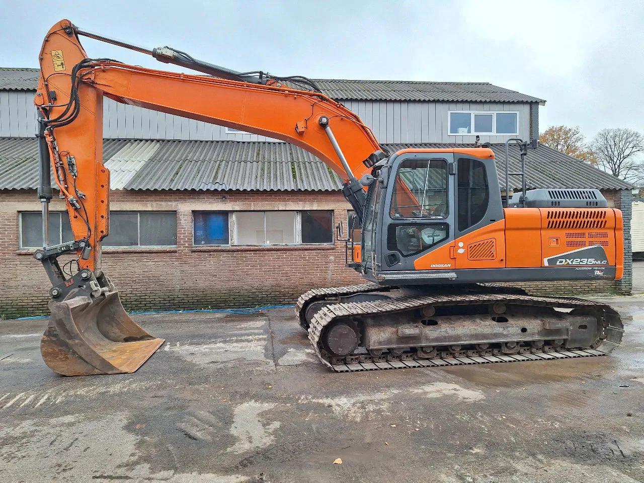 Doosan DX235NLC-5