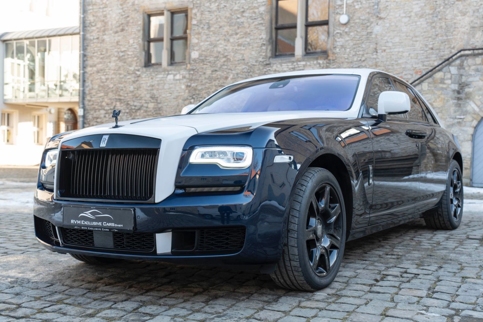 Fahrzeugabbildung Rolls-Royce Ghost V12 TWO TONE FACELIFT STERNHIMMEL KÜHLBOX
