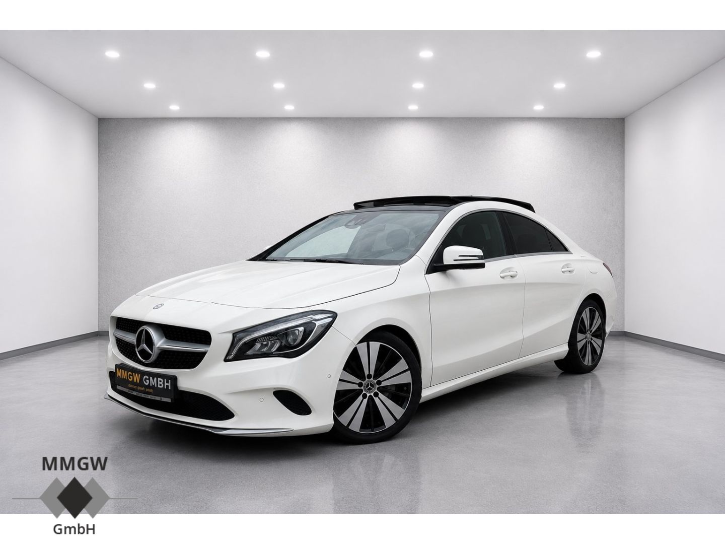 MERCEDES-BENZ CLA 180 CDI d Sportpaket/Panodach/Navi/LED/CarPl
