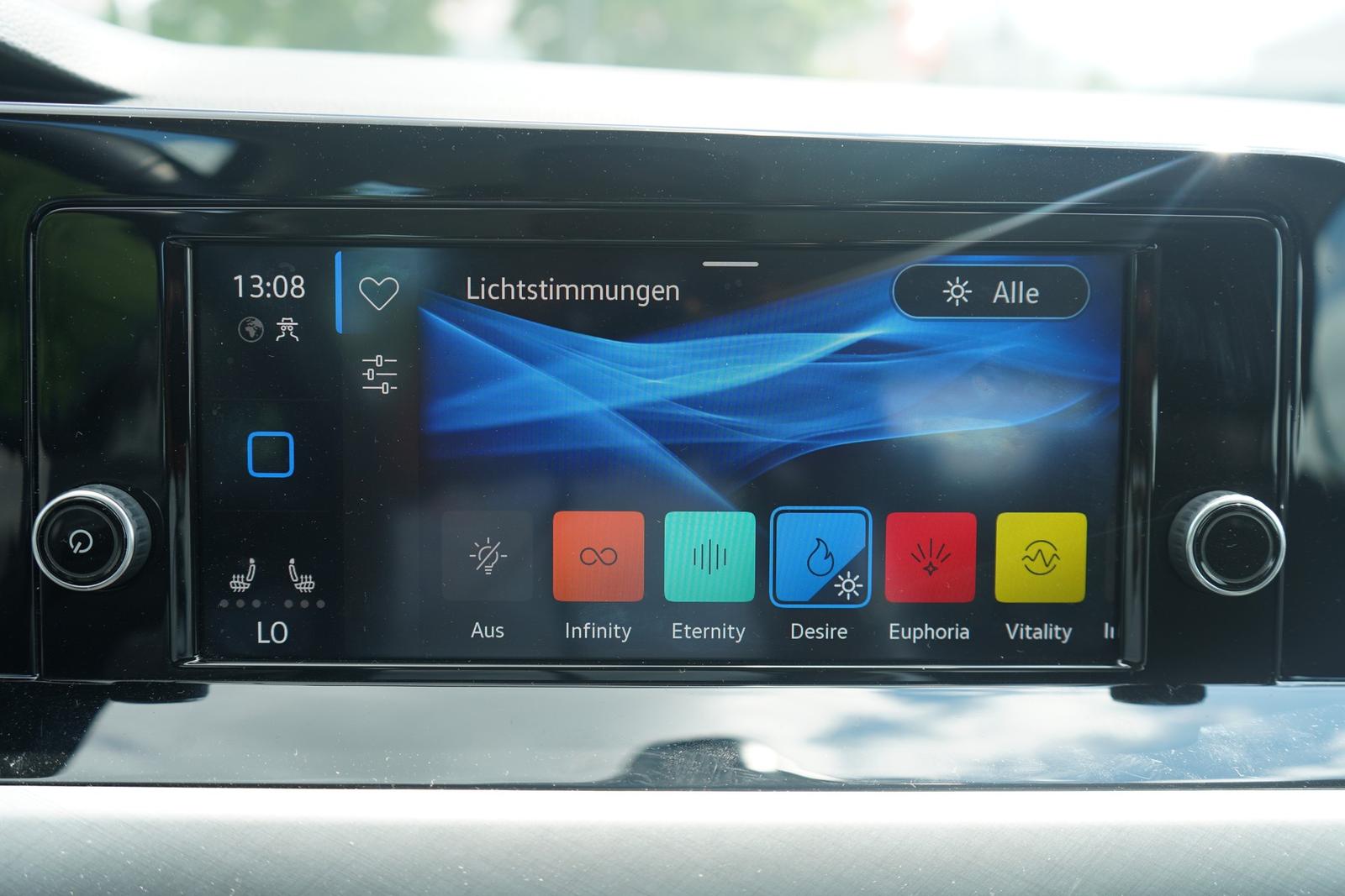 Volkswagen Golf VIII 1.5 TSI Life LED ACC App-Connect PDC