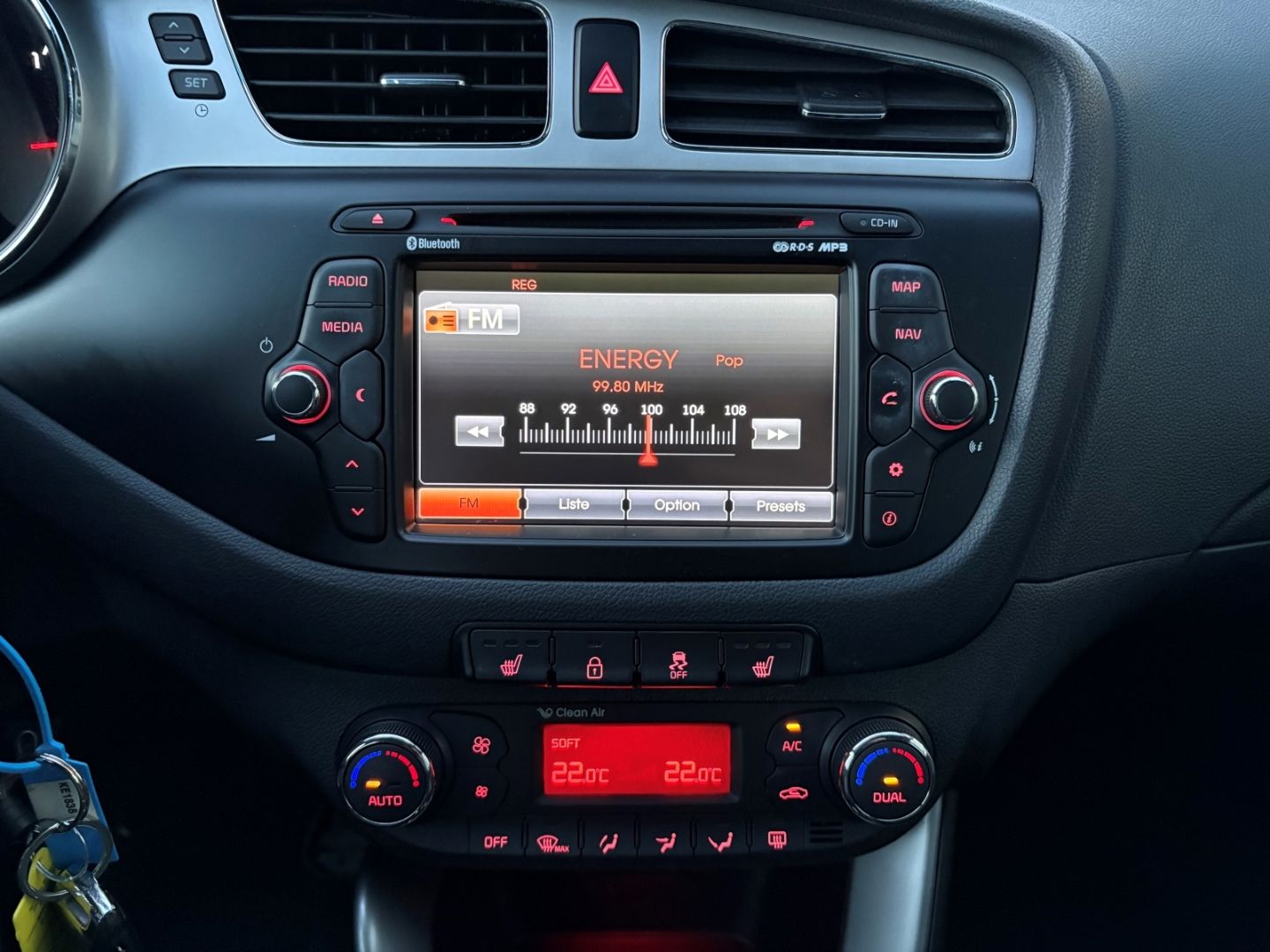 Fahrzeugabbildung Kia Ceed FIFA World Cup Edition Navi Mehrzonenklima