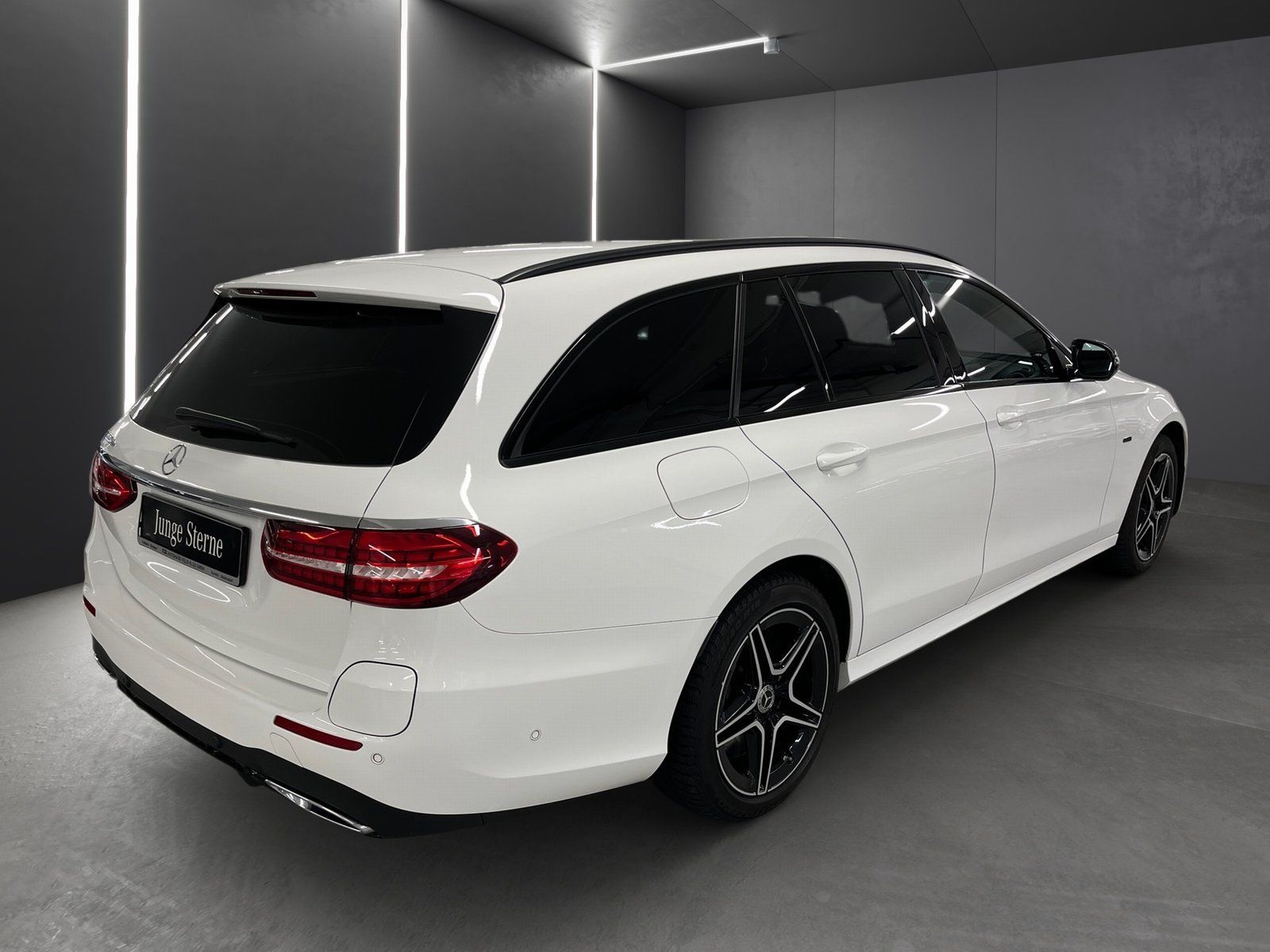 Fahrzeugabbildung Mercedes-Benz E 300 de T AMG*Burmester*MultiBeam*Totwink*Kam*