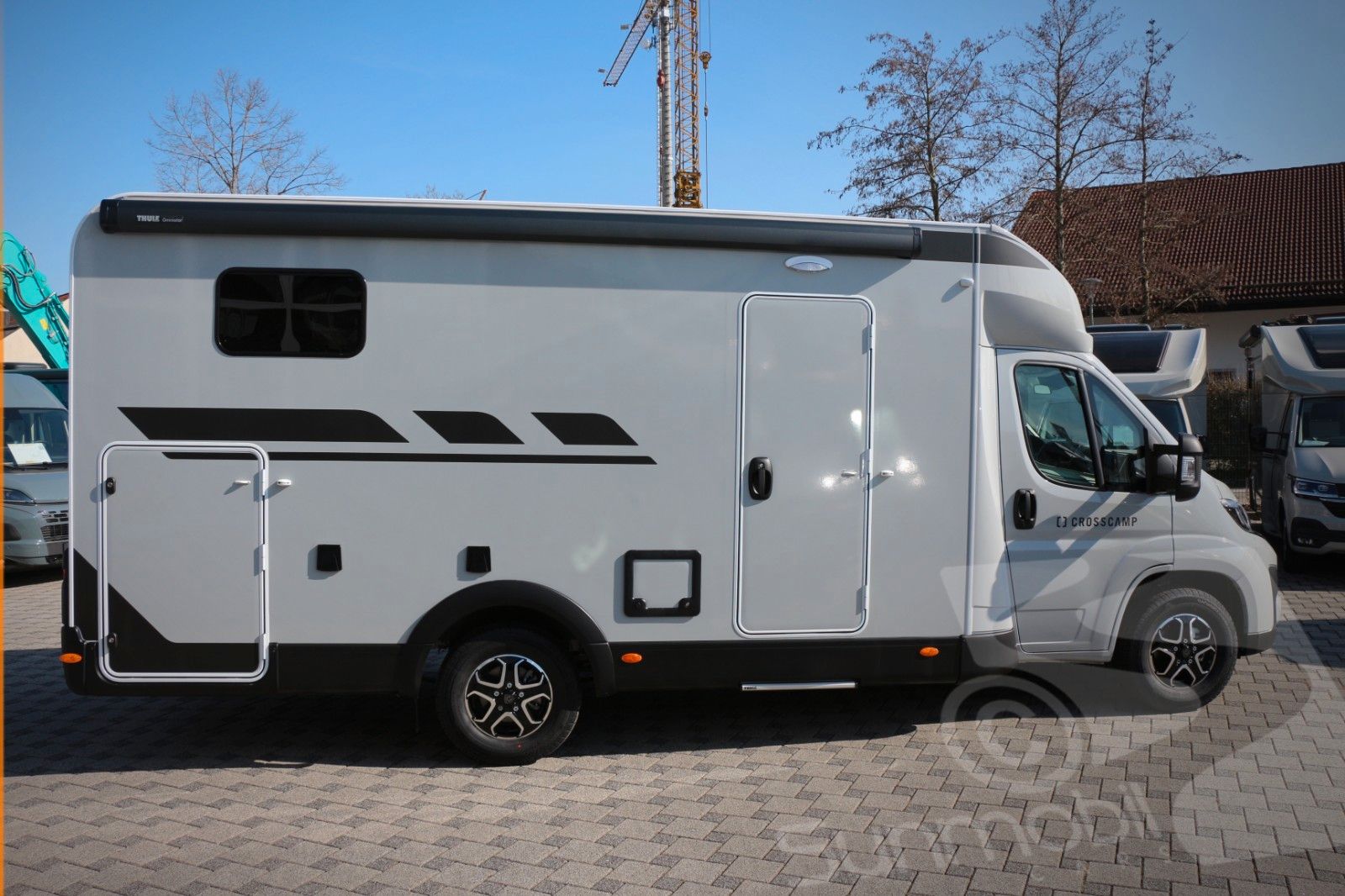 Fahrzeugabbildung Crosscamp EXPDN 7.0 E Peugeot Automatik