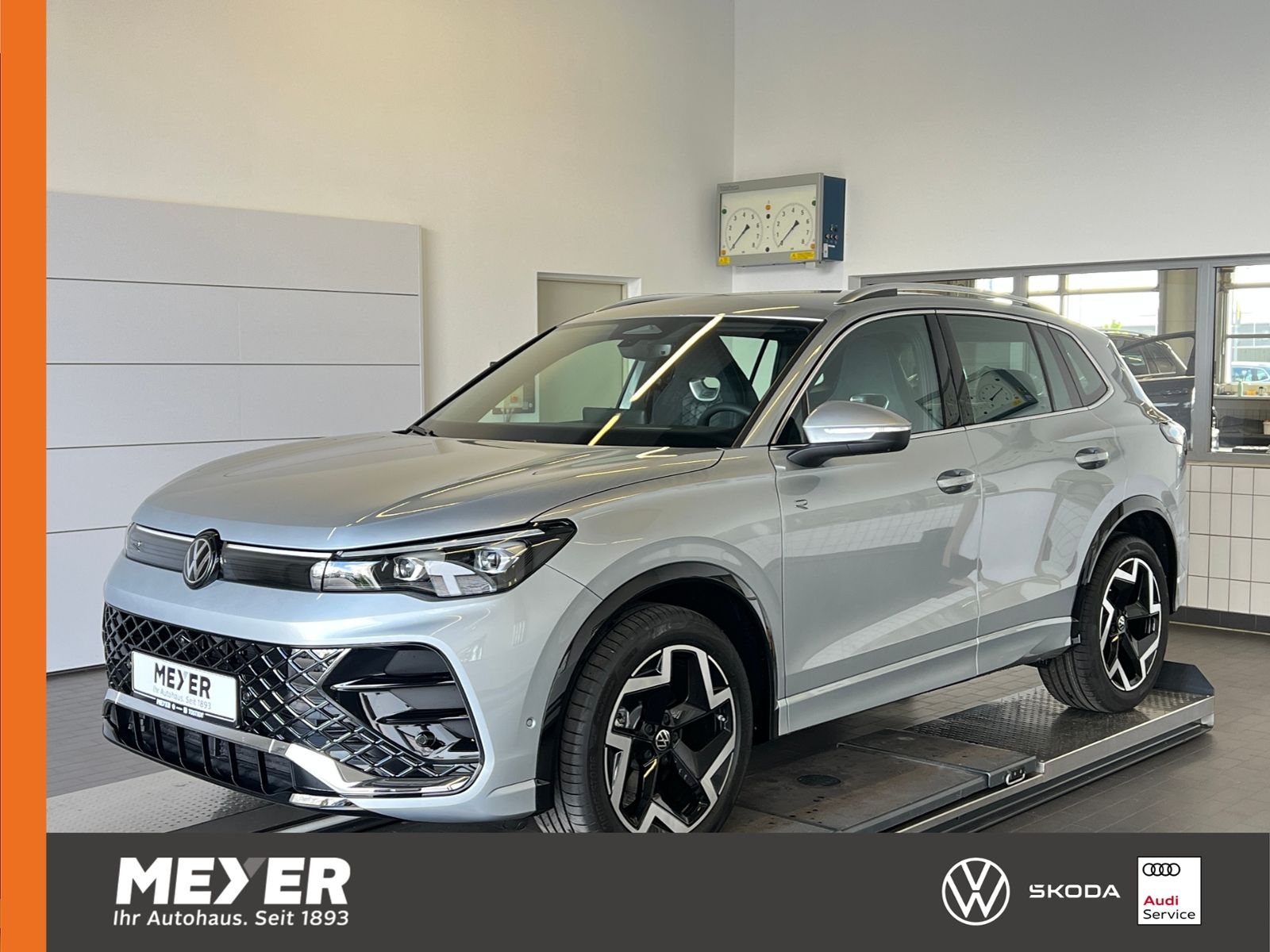 Fahrzeugabbildung Volkswagen Tiguan R-Line 1.5 eTSI DSG *AHK, IQ.Light, ACC,