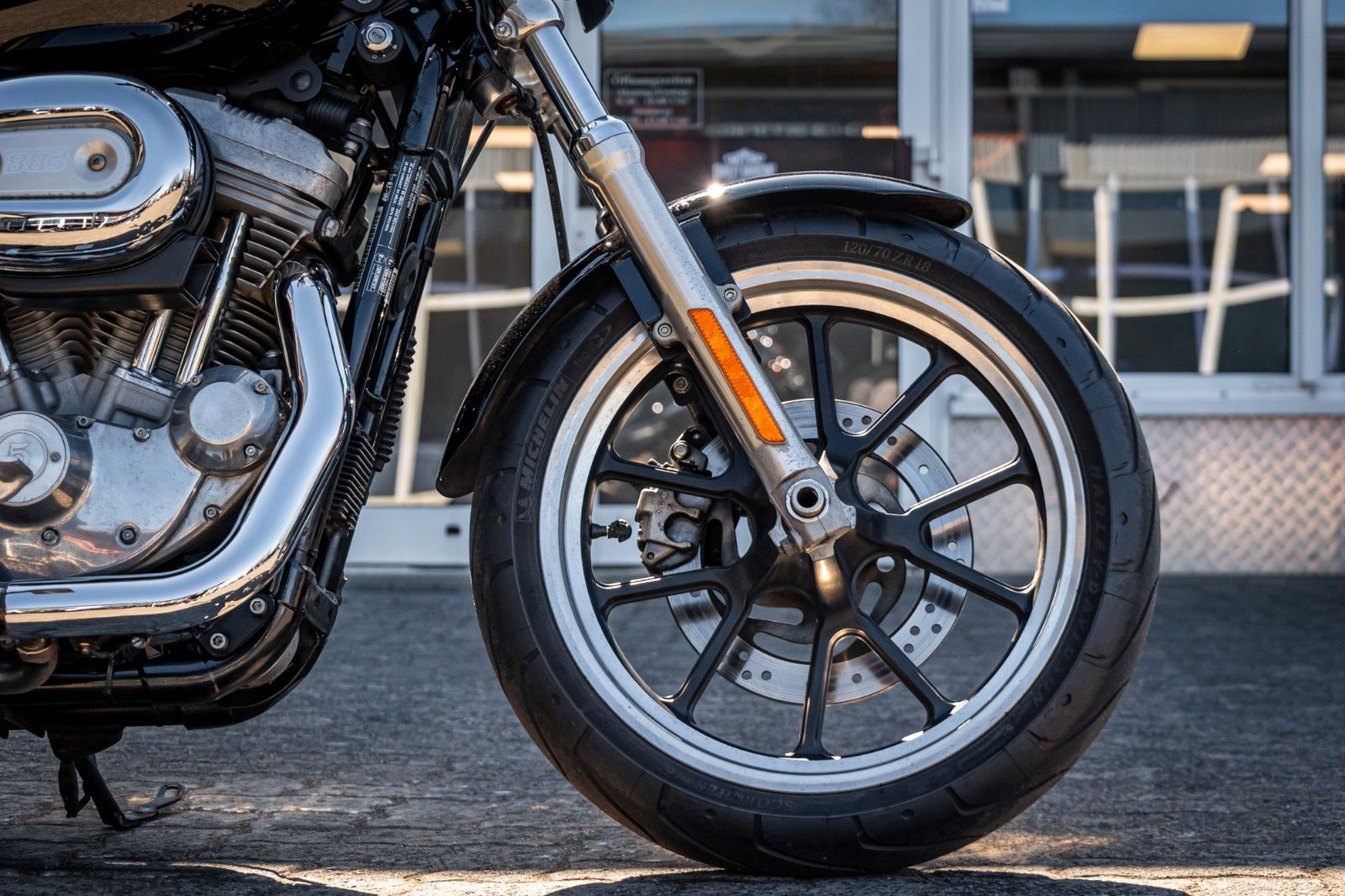 Fahrzeugabbildung Harley-Davidson XL883L SUPERLOW SPORTSTER - A2 TAUGLICH - FALCON