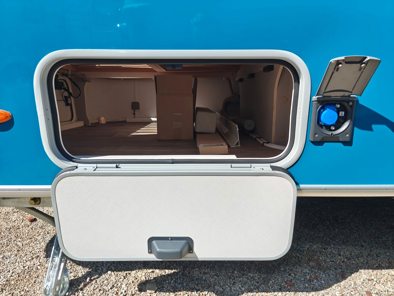 Fahrzeugabbildung HYMER / ERIBA / HYMERCAR Touring 630 Harbour Blue - JETZT 6.719€ SPAREN !