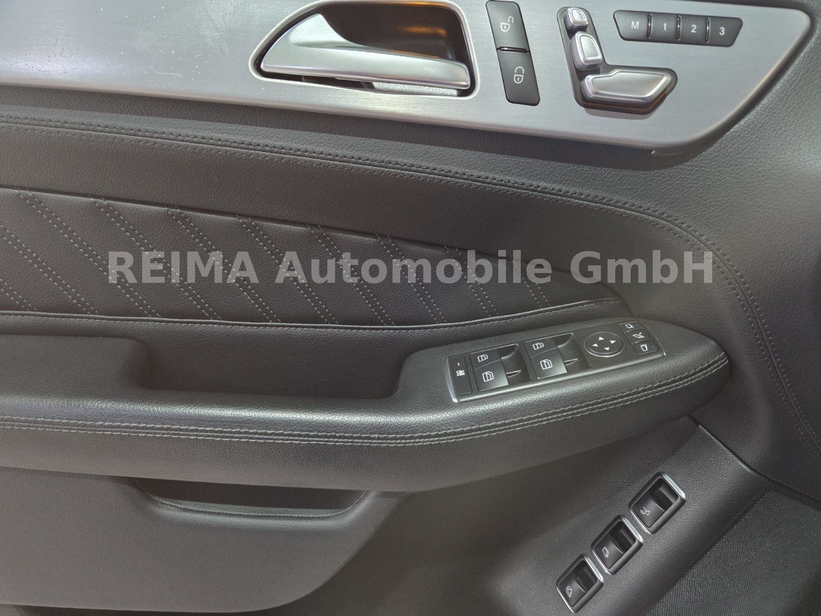 Fahrzeugabbildung Mercedes-Benz GLS 350 d 4Matic, 7 Sitzer, 360°, Pano