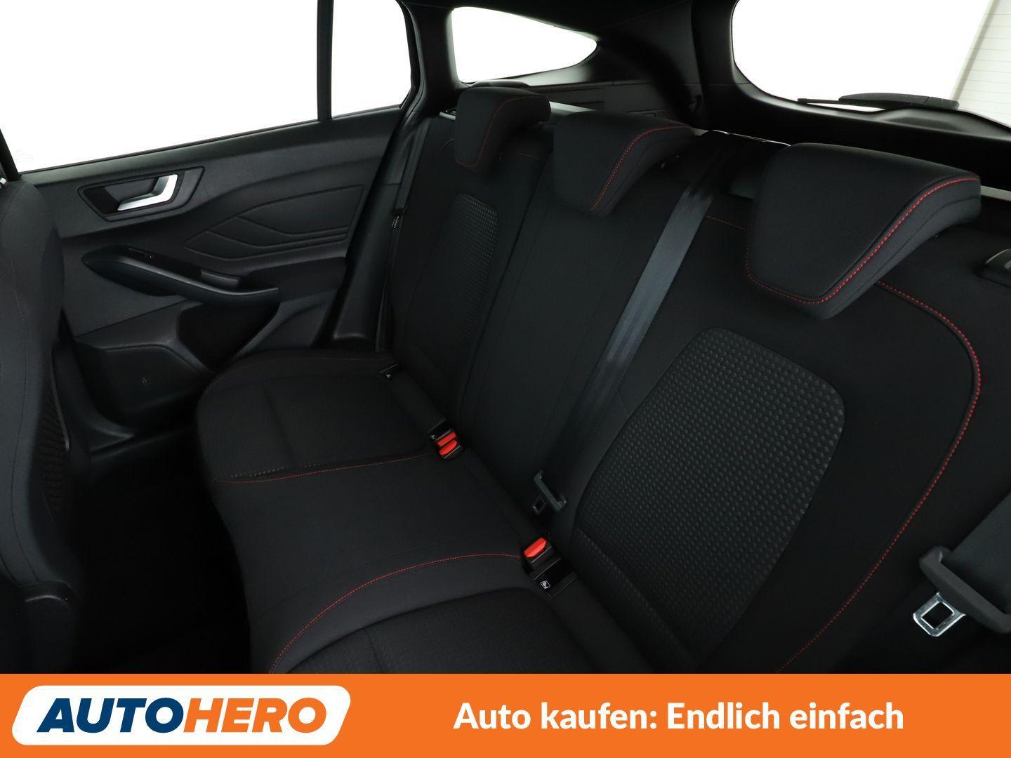 Ford Focus 1.5 EcoBoost ST-Line*NAVI*LED*SPUR*PDC*SHZ