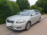 Toyota Avensis Combi Executive 2,2-l-D-CAT mit AHK - Toyota Avensis in Aachen