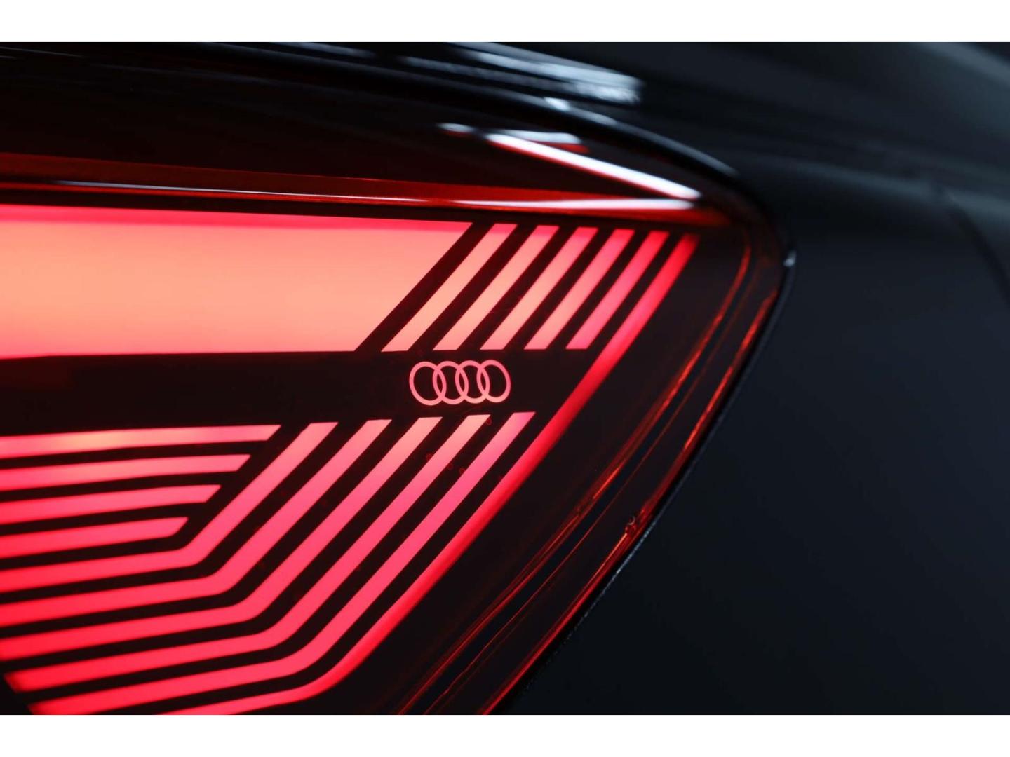Audi Q4 HUD/Matrix/RFK/W-Pumpe, миниатюра 23