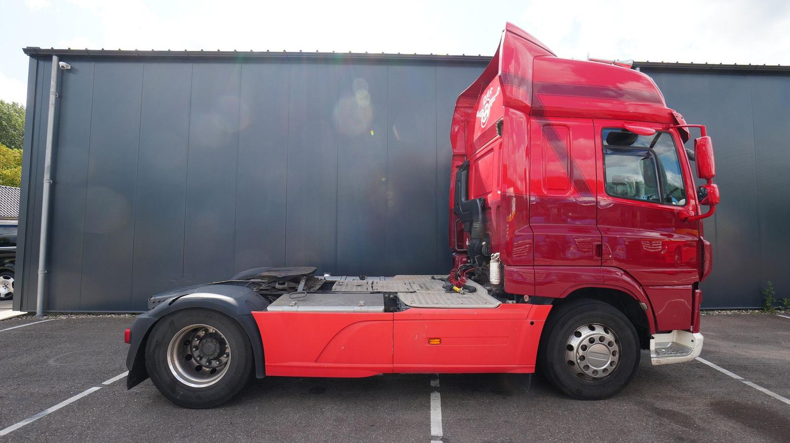 DAF CF 440 tractor unit 598.000km