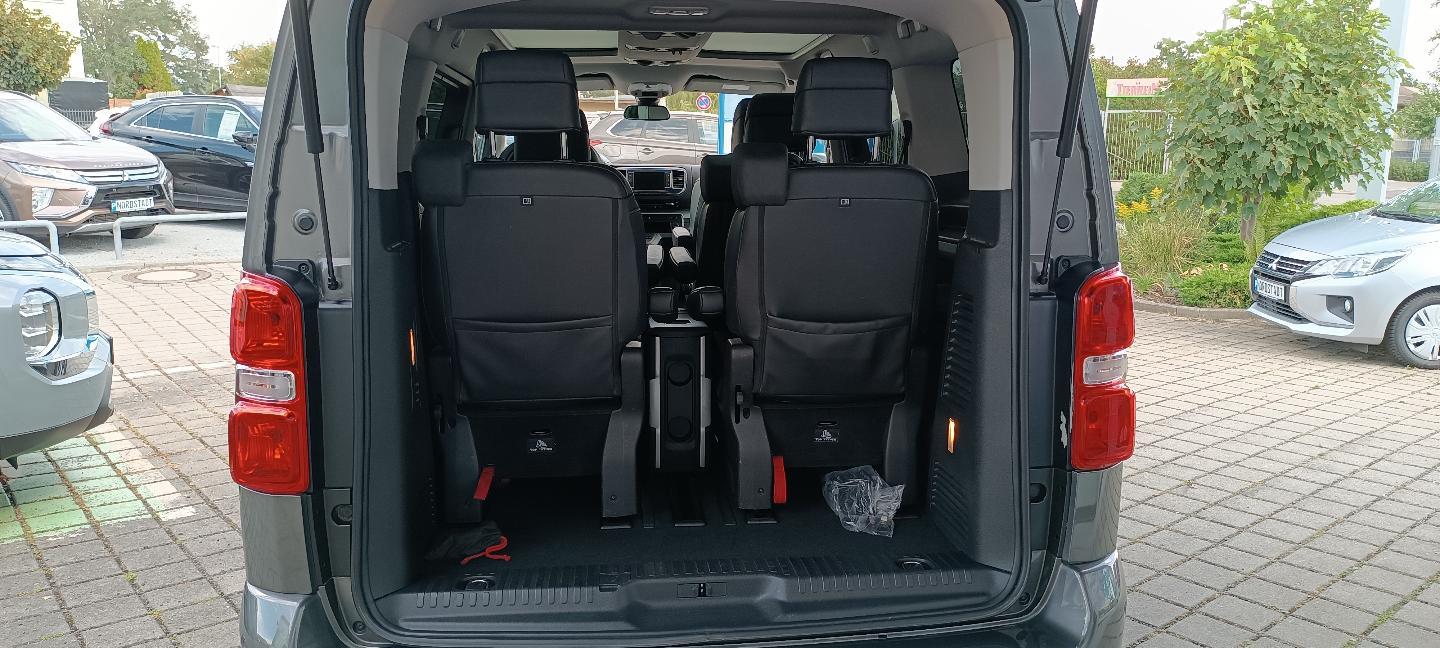 Toyota PROACE VERSO Executive Standheizung