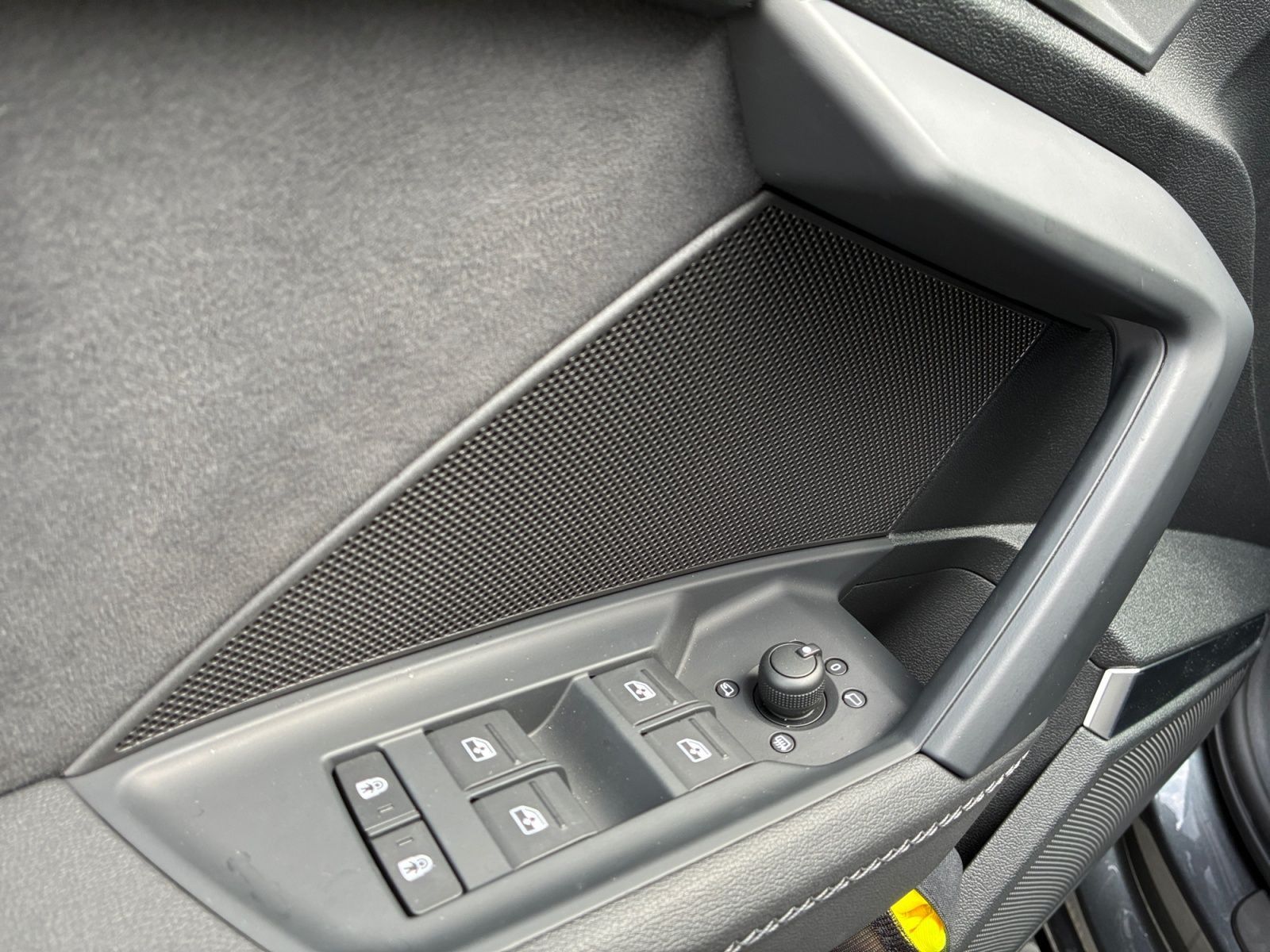 Audi A3 Sportback 40 TDI QU S-LINE MATRIX PANO B&O 18 foto 15