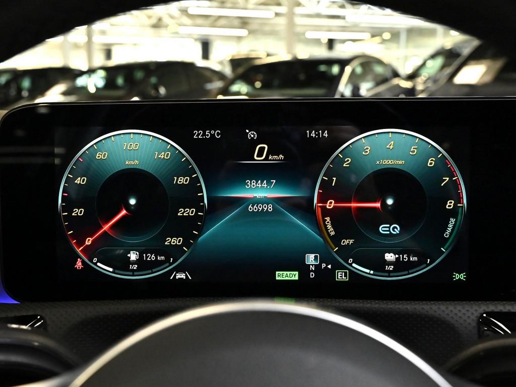 Mercedes-Benz A 250 e Lim AMG Line NIGHT PANO LED NAVI KAMERA