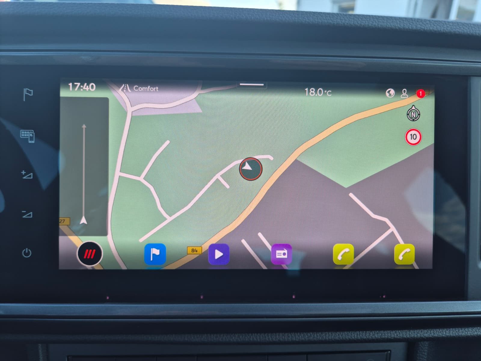 Fahrzeugabbildung CUPRA Ateca 1.5 TSI DSG PANO*DINAMICA*ACC*KAM*AHK*19"