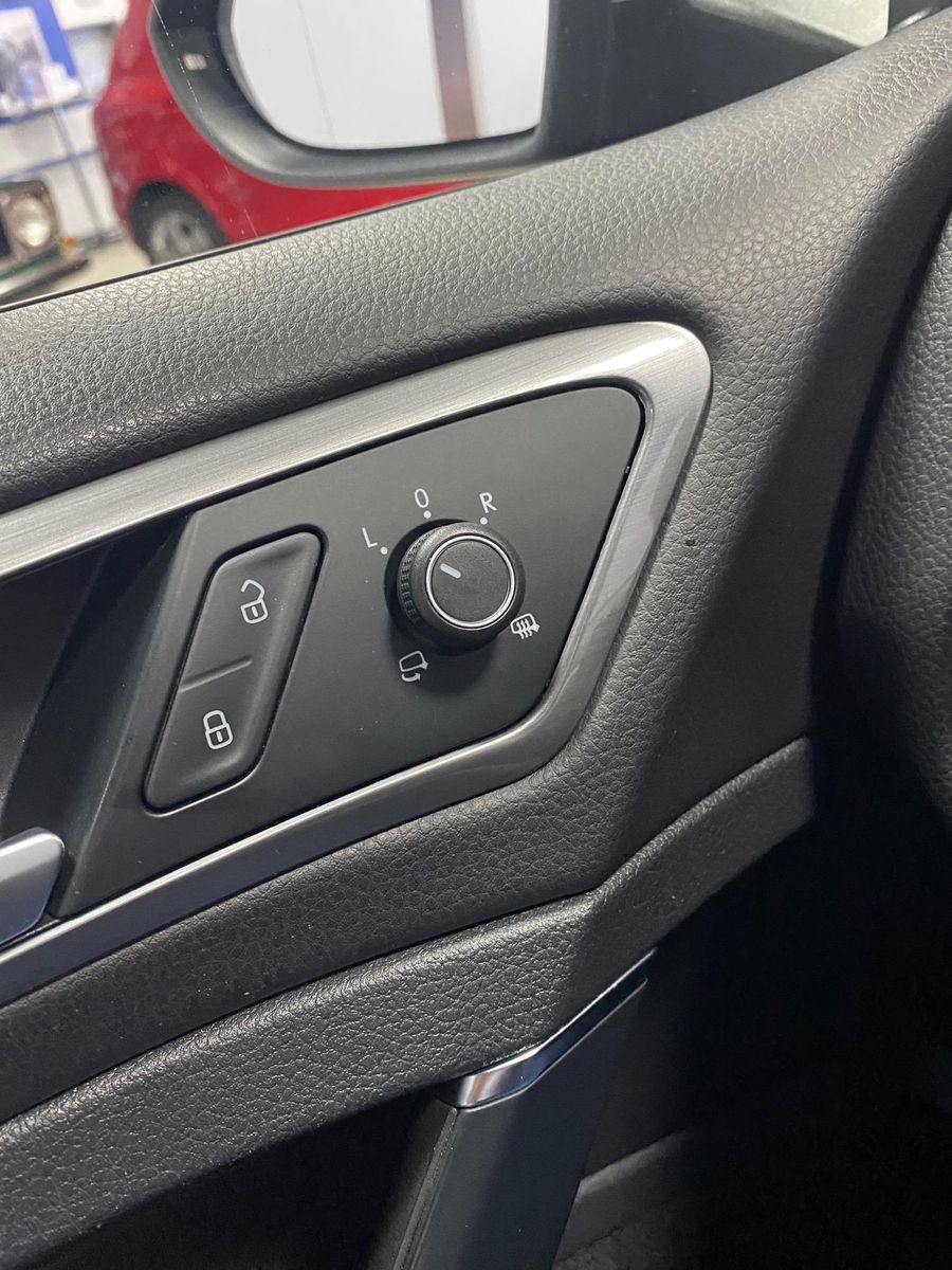 Fahrzeugabbildung Volkswagen Golf 2.0 TDI Allstar BMT KLIMA+PDC+NAVI+SITZHEIZ